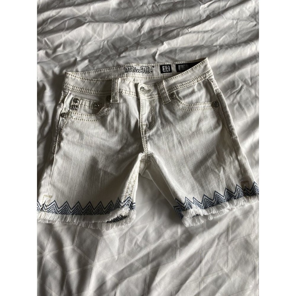 Miss Me Girls White Swept Away Denim Shorts 12 JK7785D3 Embroidered Bermuda EUC
